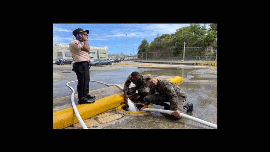 Incendio a orillas del río Isabela provoca evacuación de la sede de la Opret Incendio a orillas del río Isabela provoca evacuación de la sede de la Opret