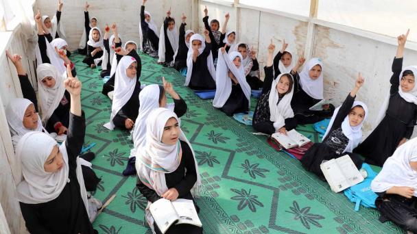 Los talibanes mantienen el cierre de las escuelas para niñas de secundaria