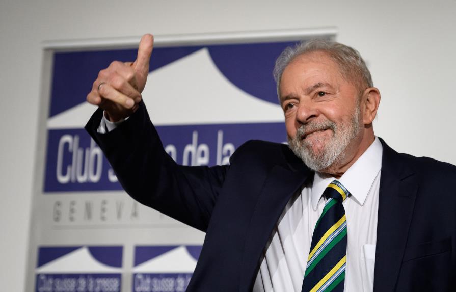 Lula mantiene ventaja para elecciones y Bolsonaro gana impulso, según sondeo