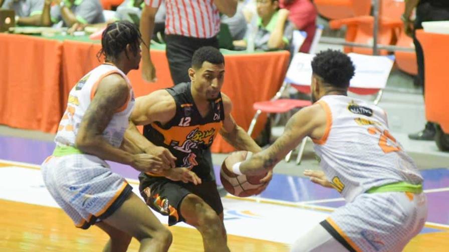 Gelvis Solano debuta con la primera victoria del GUG en el superior de Santiago