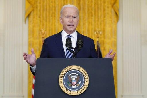 La guerra en Ucrania no impulsa apoyos a Biden, según sondeo