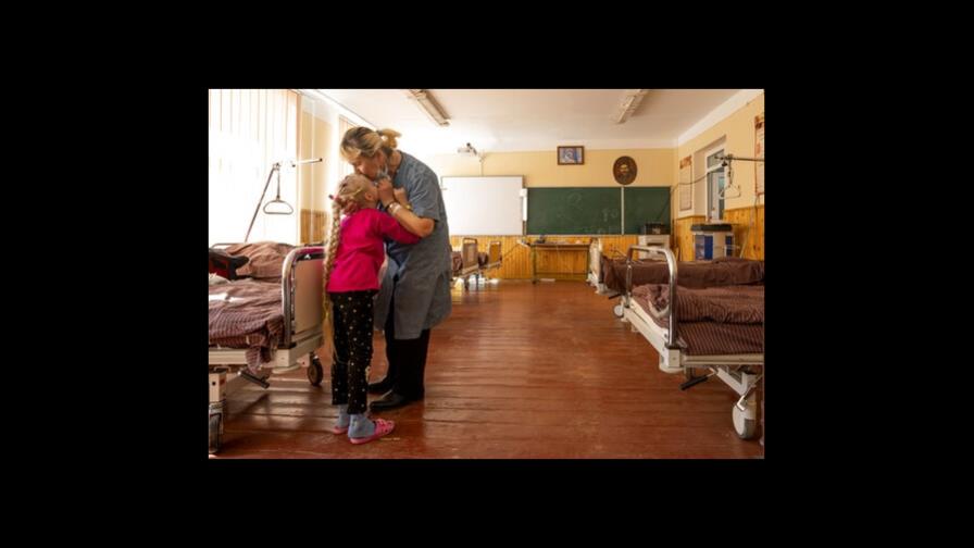 La guerra ha desplazado a la mitad de los niños de Ucrania La guerra ha desplazado a la mitad de los niños de Ucrania