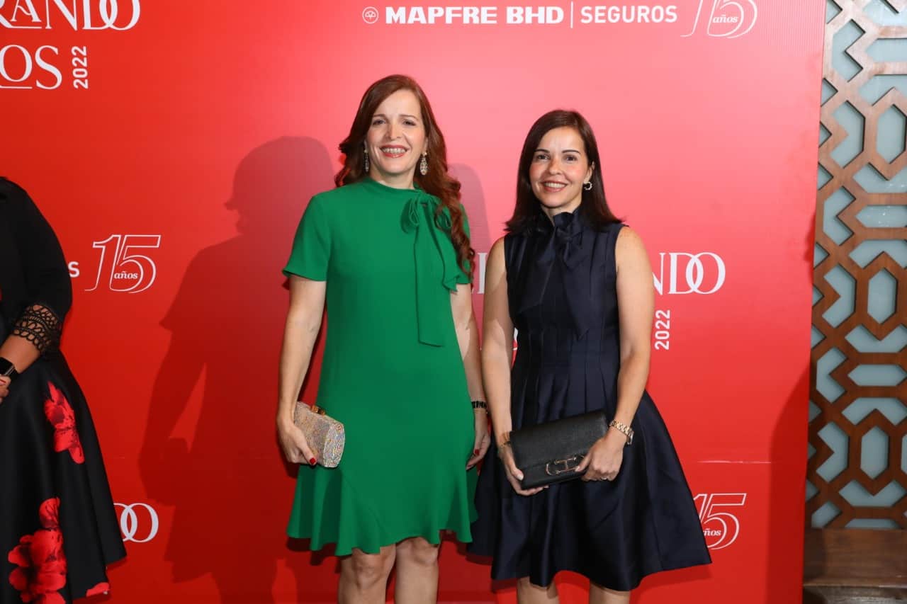 Vivian Acra y Laura Acra.