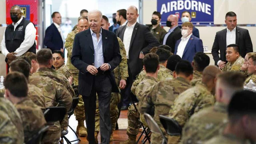 Biden se reúne con las tropas de EEUU en frontera con Ucrania Biden se reúne con las tropas de EEUU en frontera con Ucrania