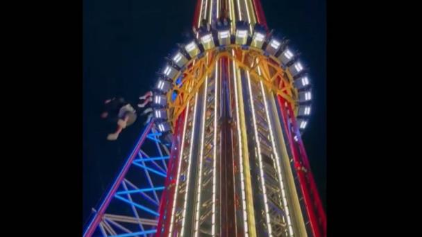 Un adolescente muere al caer de una atracción en un parque de Orlando