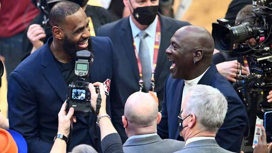 Jordan tendría 4,041 puntos más que LeBron de haber jugado la misma cantidad de partidos