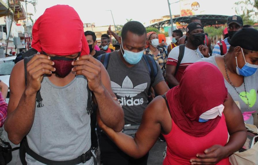 México devuelve a Cuba a 107 migrantes irregulares