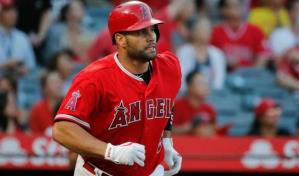 Albert Pujols y Johnny Cueto se mantienen a la espera de un nuevo contrato