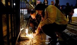 Seguidores de Taylor Hawkins lo homenajean en emotiva despedida en Bogotá