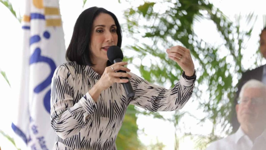 Raquel Arbaje encabeza puesta en servicio de Caipi en la San Vicente de Paúl Raquel Arbaje encabeza puesta en servicio de Caipi en la San Vicente de Paúl