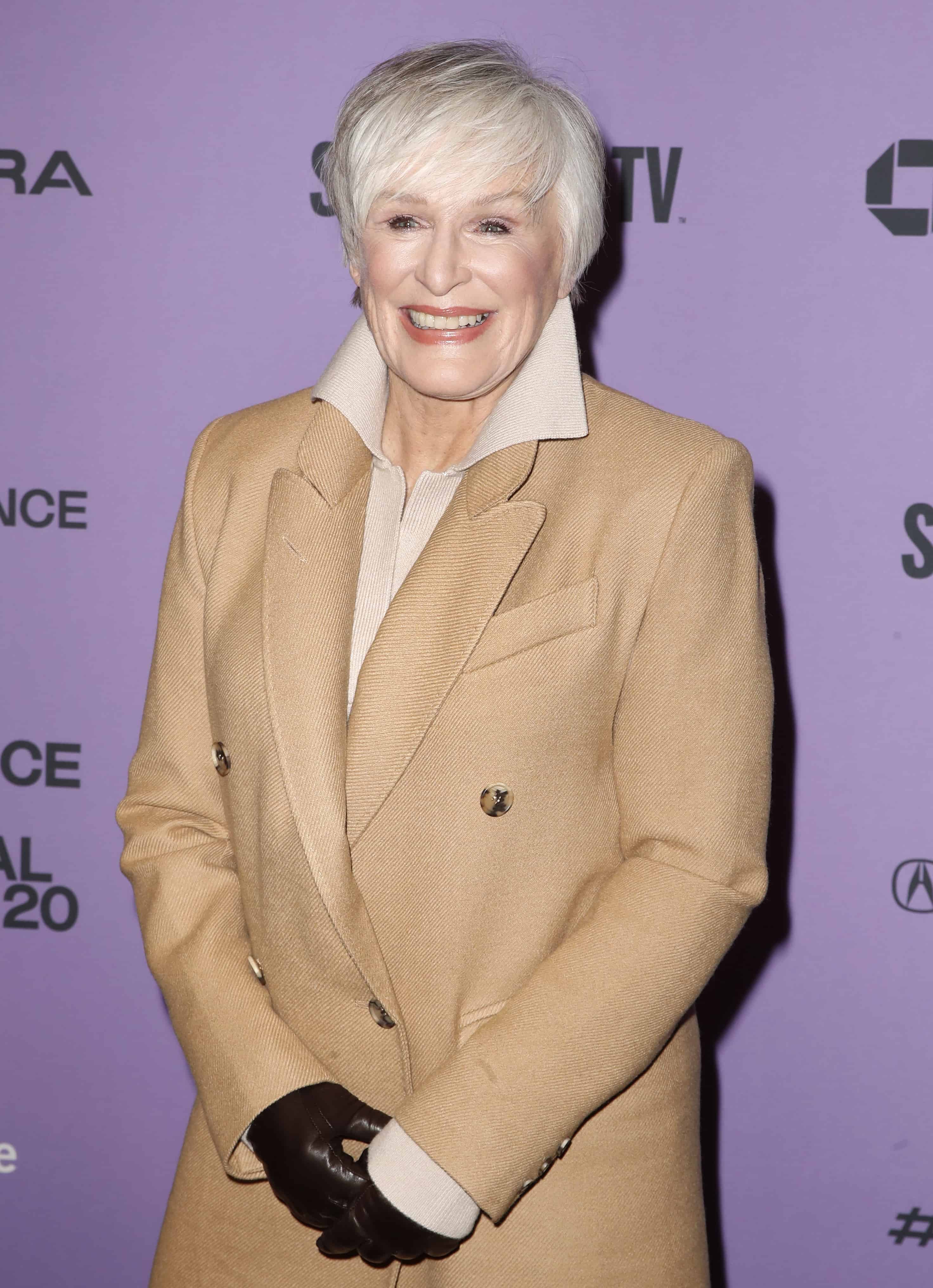 glenn-close-con-un-suéter-gris-2325aaa4.jpg