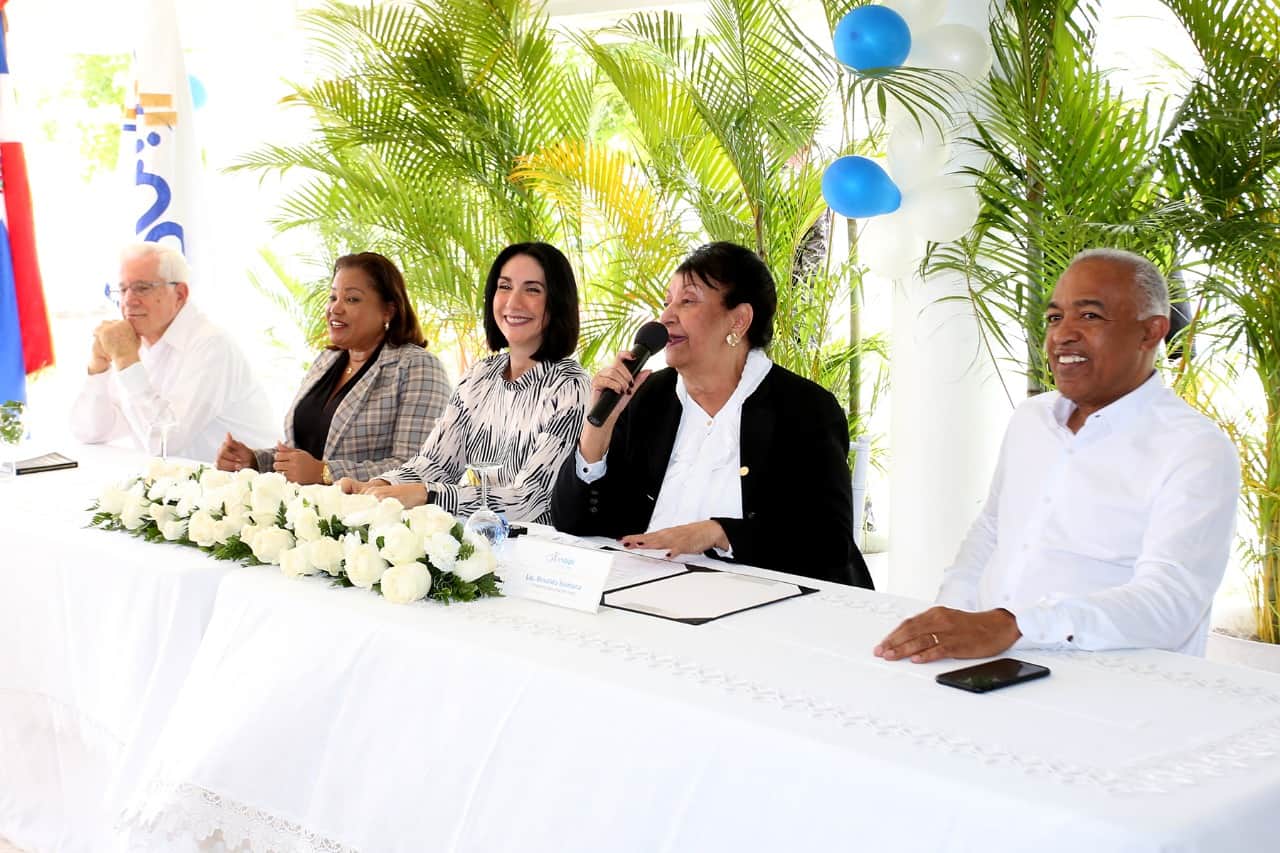 La primera dama Raquel Arbaje durante el acto de puesta en servicio del nuevo Centro de Atención Integral a la Primera Infancia (Caipi) en San Vicente de Paul.