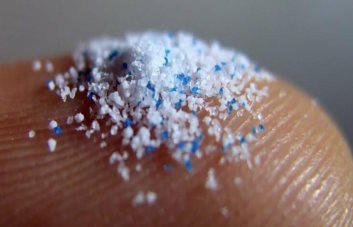 Investigadores detectan por primera vez microplásticos en la sangre humana