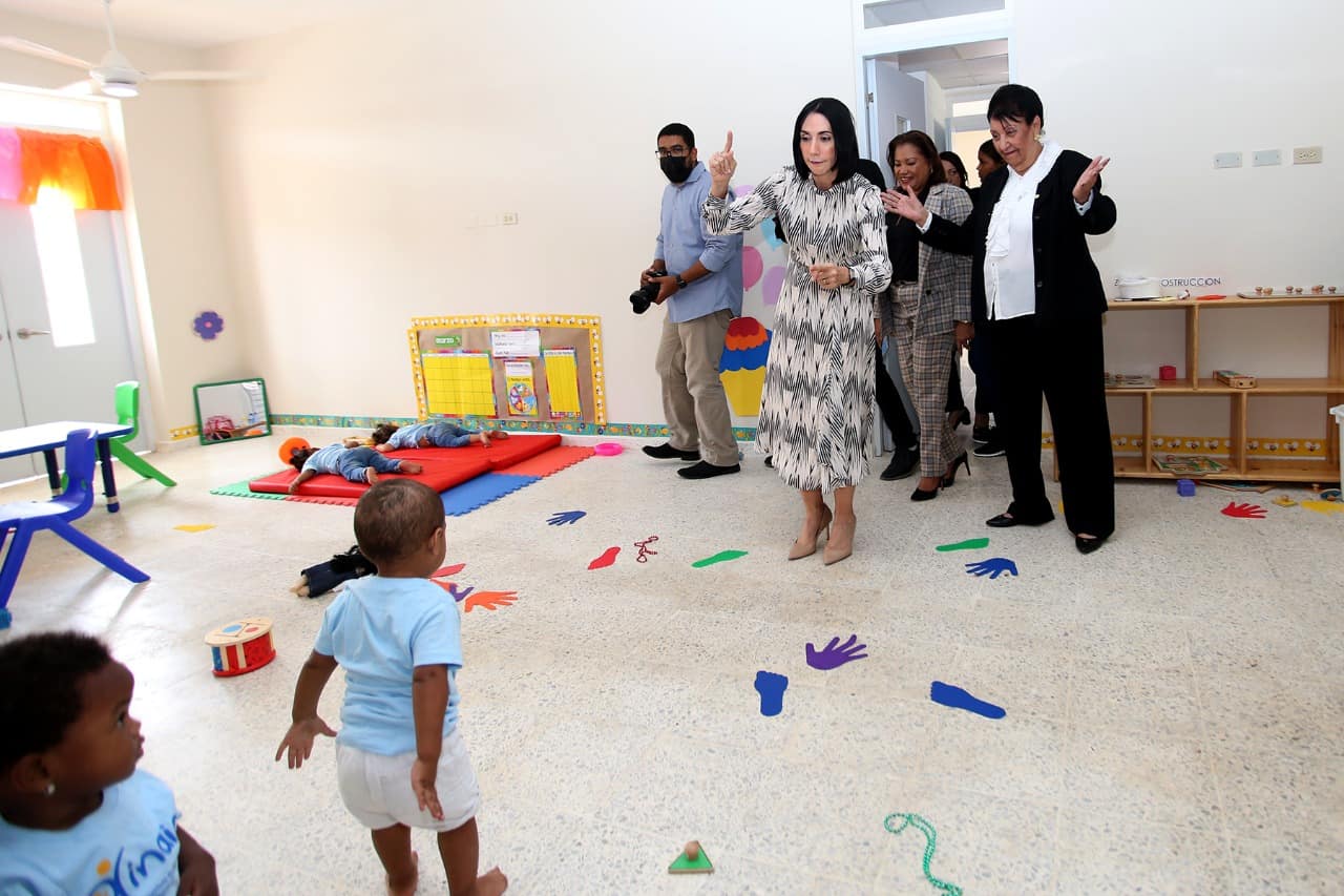 La primera dama Raquel Arbaje durante el acto de puesta en servicio del nuevo Centro de Atención Integral a la Primera Infancia (Caipi) en San Vicente de Paul.