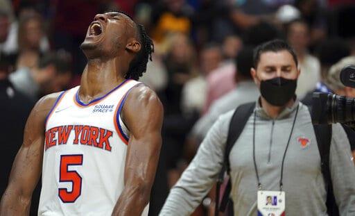 Knicks remontan y condenan al Heat a otro revés