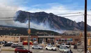 Cae estacionamiento en construcción en Boston; muere un hombre