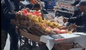 Brigada de ayuntamiento de Santo Domingo Este golpea frutero