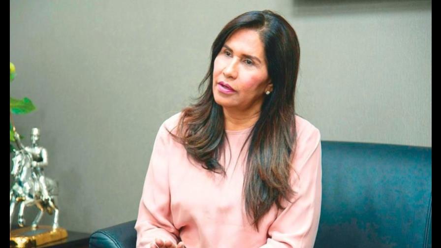 Maritza Hernández considera que Abinader puso a los legisladores como "muchachos de mandado"