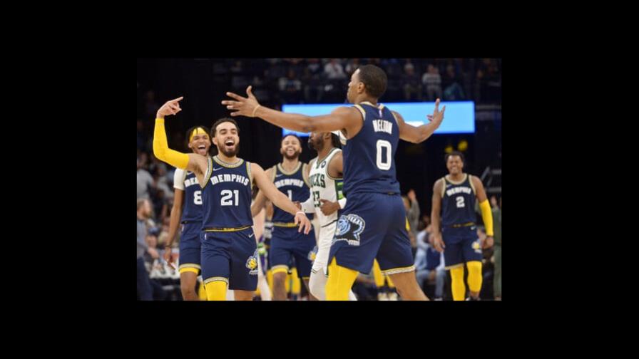 Sin Morant, Grizzlies arrollan a Bucks