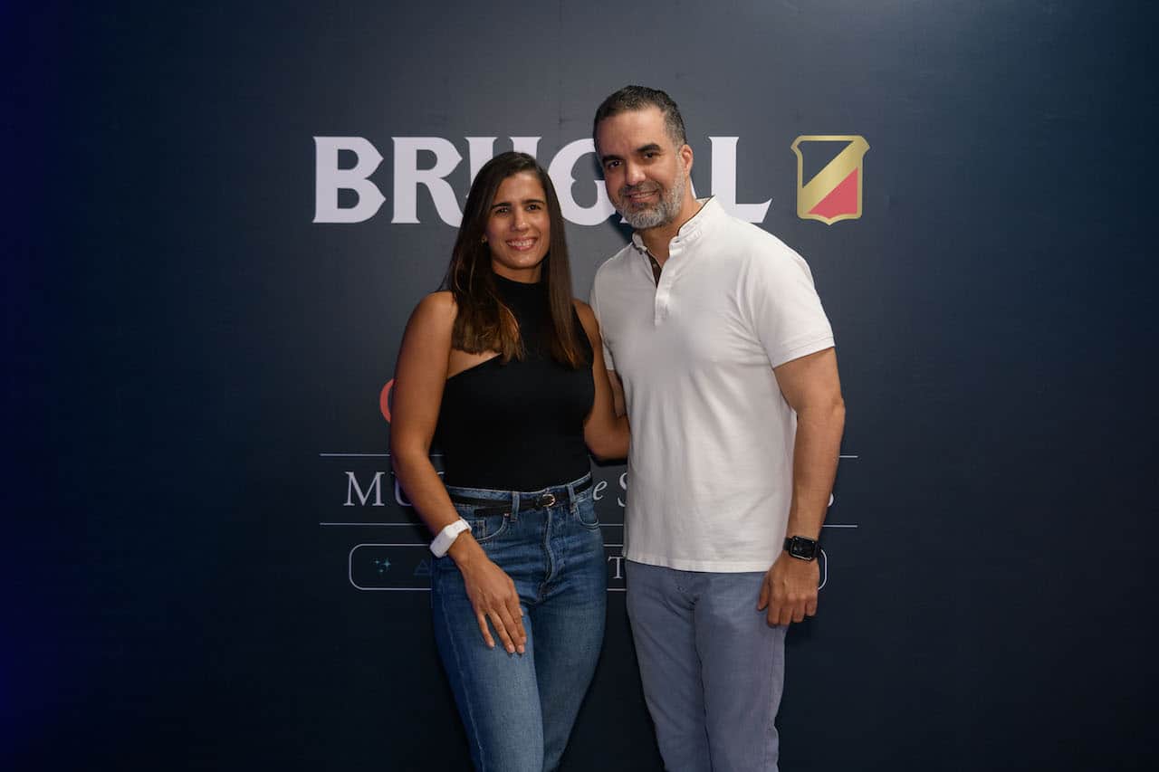 Chabeli Luna y Carlos Graveley.