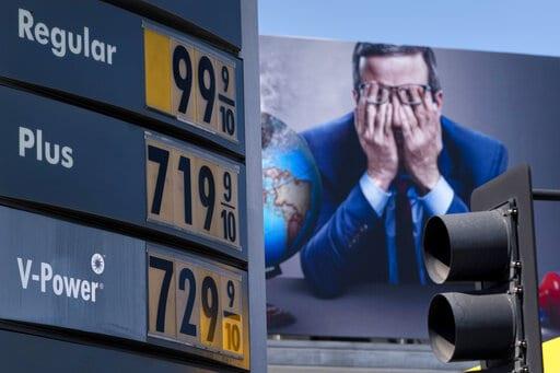 Disminuye precio promedio de la gasolina en EEUU
