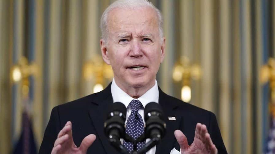 Biden asegura que no defiende sacar a Putin del poder en Rusia