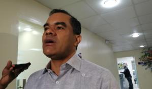 Diputado propondrá legisladores paguen de sus bolsillos resort para estudiar ley Extinción de Dominio