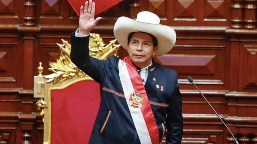 Congreso de Perú inicia debate pedido de destitución de Pedro Castillo