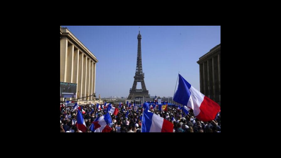 Arranca la campaña francesa; Macron critica a rival Arranca la campaña francesa; Macron critica a rival