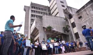 Presidente Abinader dispuesto a mediar en conflicto Minerd-ADP por aumento salarial