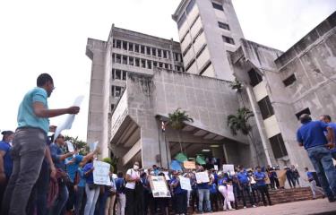 Presidente Abinader dispuesto a mediar en conflicto Minerd-ADP por aumento salarial