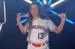 Peralta batea de 3-2 y eleva promedio a .408 en el softbol universitario de los Estados Unidos