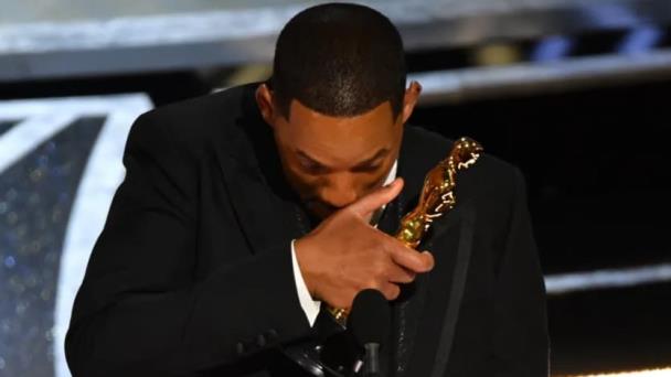 Will Smith se disculpa con Chris Rock y condena la violencia: Estoy avergonzado
