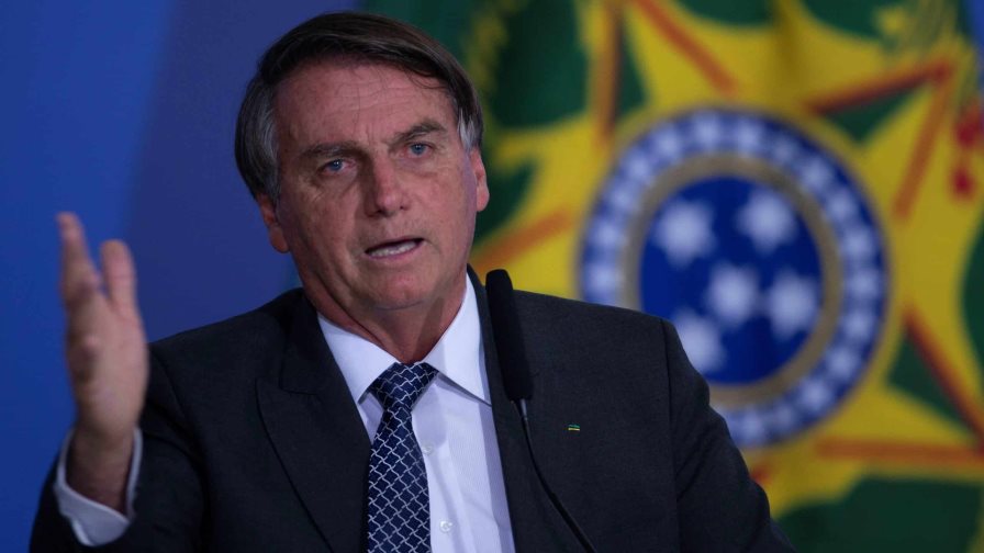 Bolsonaro sustituye presidente de Petrobras por insatisfacción con precios