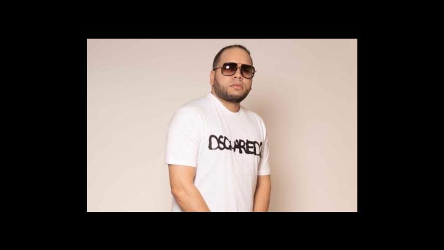 DJ Sencillo lleva su pasión en las mezclas de distintos géneros musicales