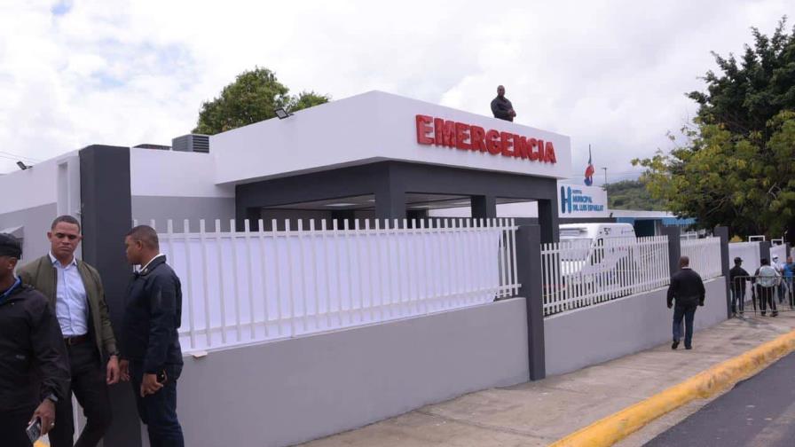 Presidente Abinader entrega Emergencia remodelada de hospital en Sabana Iglesia Presidente Abinader entrega Emergencia remodelada de hospital en Sabana Iglesia