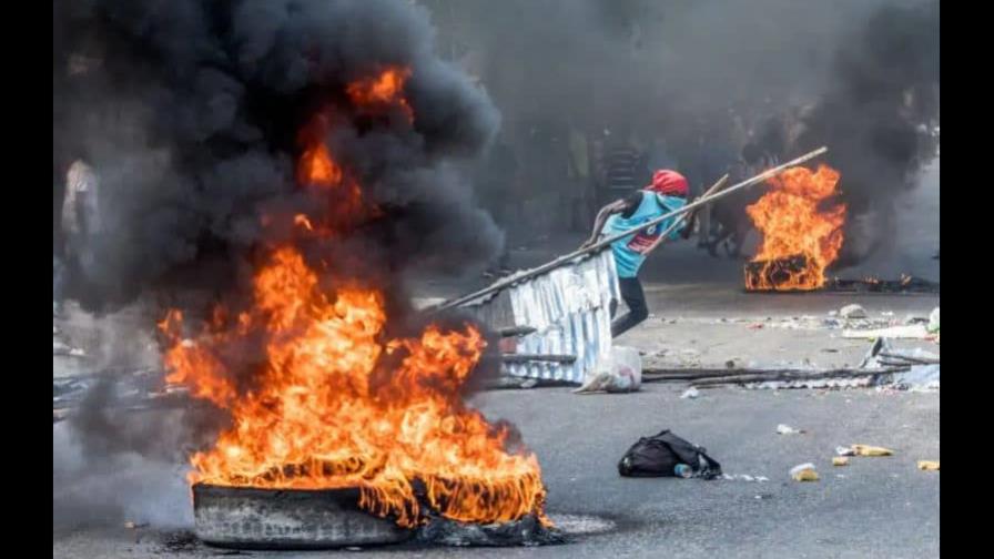 Manifestantes causan destrozos en aeropuerto de ciudad haitiana de Les Cayes