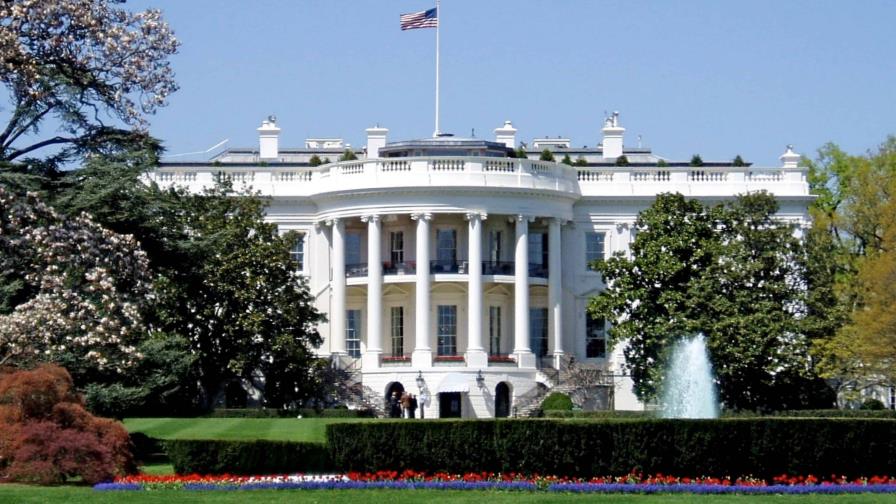 Casa Blanca defiende sus protocolos de COVID tras últimos contagios internos