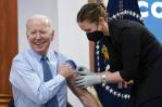 Biden se pone la cuarta dosis de la vacuna del COVID-19