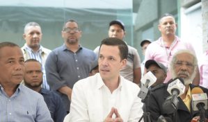 Gobierno dialoga con Fenatrano inclusión de sus choferes en corredores