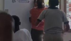 Maestra intenta ahorcar estudiante en una escuela de Bahoruco