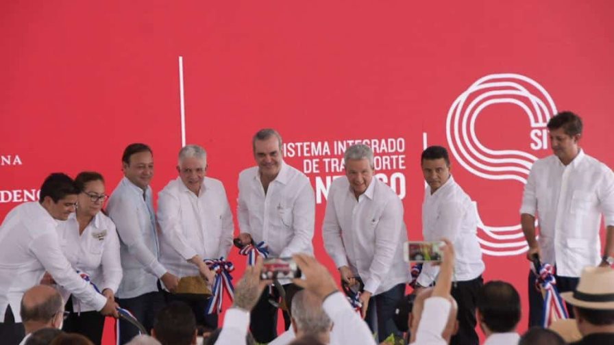 Gobierno inicia construcción de monorriel en Santiago