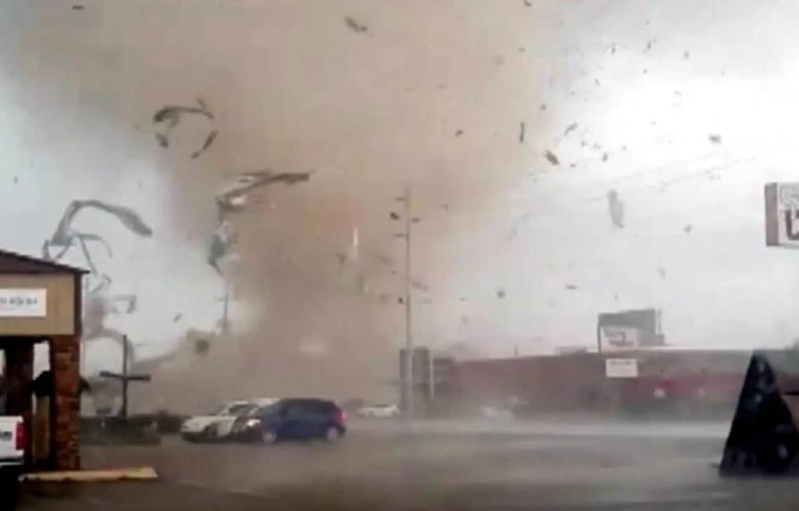 Posible tornado en Arkansas, sur de EEUU aguarda tormentas