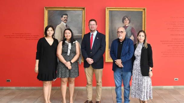Centro León recibe a la Embajada de los EE UU para proyecto de Preservación cultural