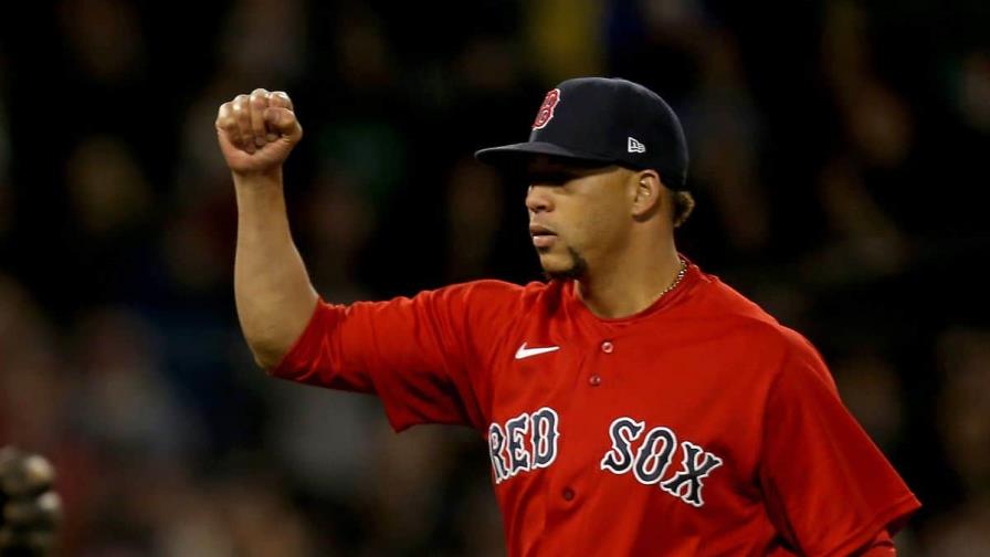 Hansel Robles se reportará al campo de entrenamientos de Boston