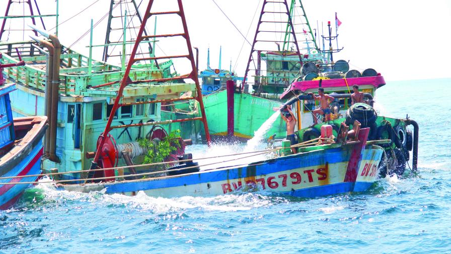 Pesca ilegal, problema cada vez más grave y violento