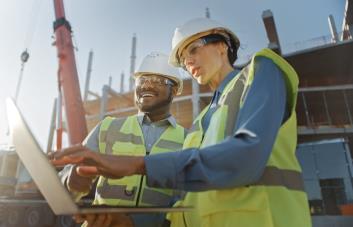 Siete de cada 10 mujeres en sector construcción ocupan puestos directivos, profesionales y técnicos