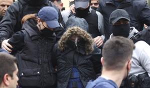 En Grecia acusan a mujer de homicidio tras muerte de 3 hijas