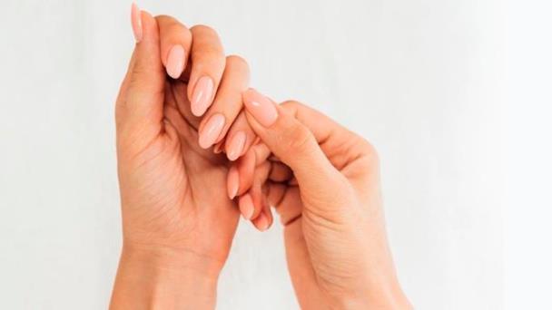 Manicura: cuidado de tus uñas con acrílico