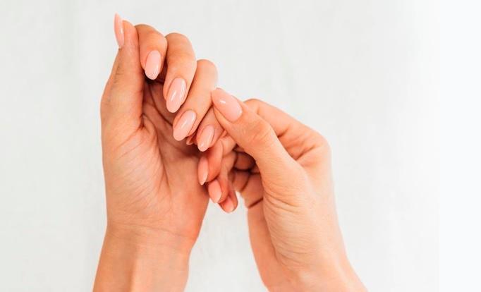 Manicura: cuidado de tus uñas con acrílico